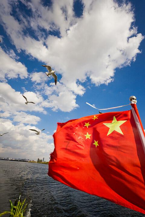 如果你发信息给你喜欢的男生，虽然他会回你的信息。但是他回你的信息感觉有点慢还是不想回或者很忙呢？游戏画面